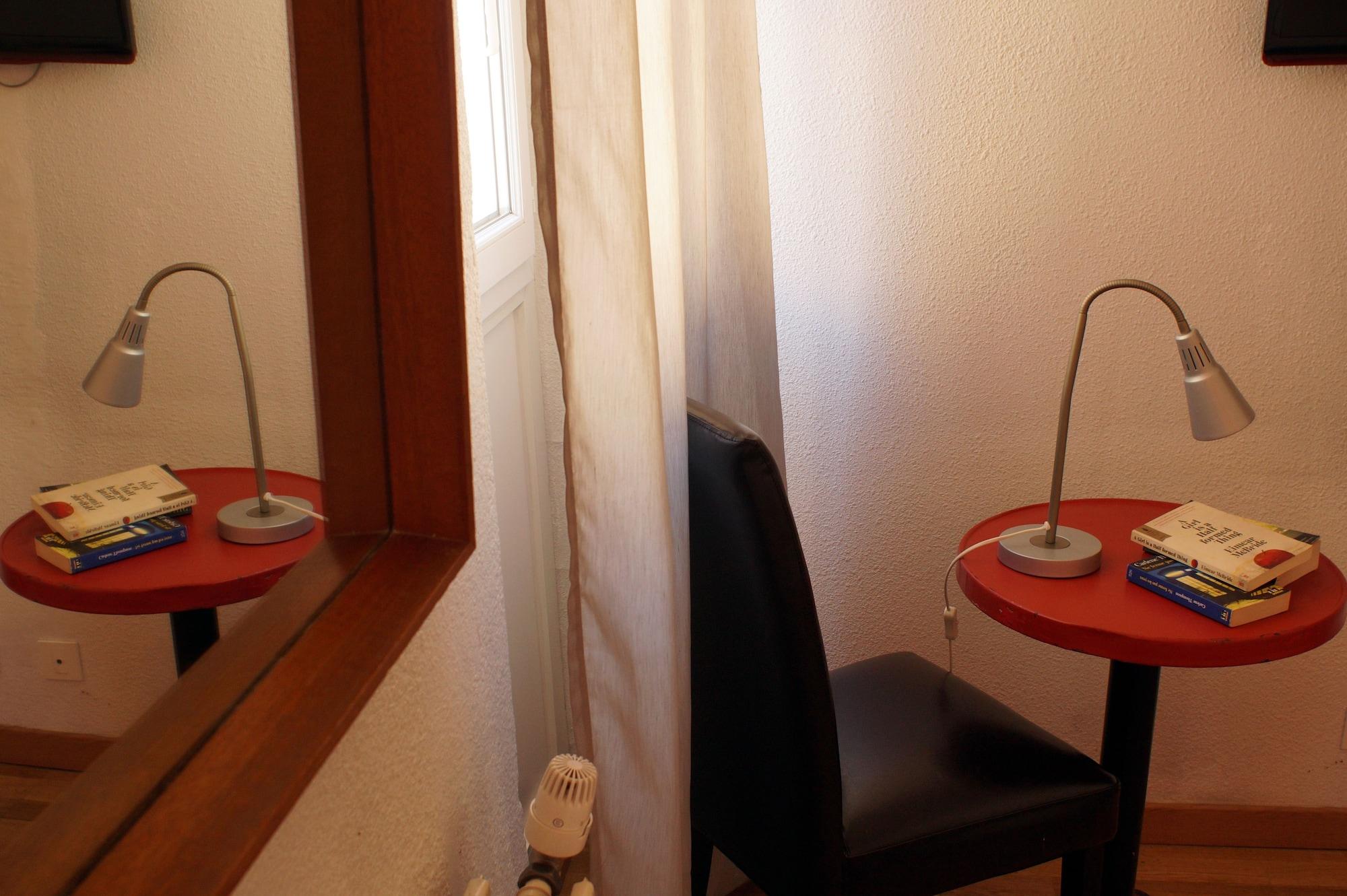 Hotel Edmond Rostand 3*